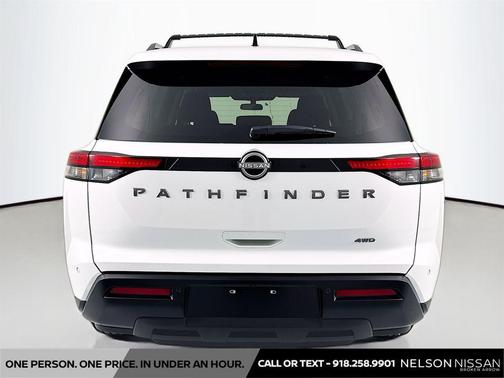 Everest White Pearl Tricoat 2026 Nissan Pathfinder SV