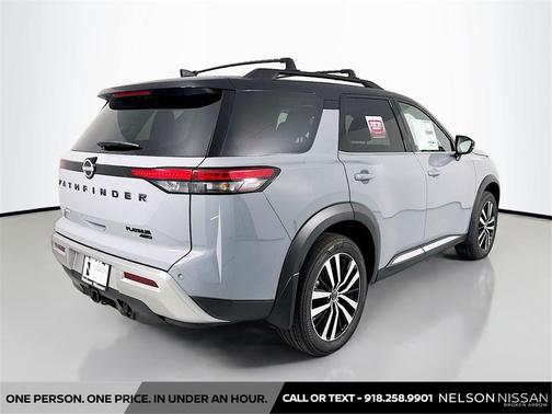 2025 Nissan Pathfinder Platinum 4WD