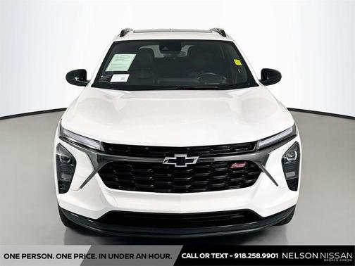Summit White 2025 Chevrolet Trax FWD 2RS
