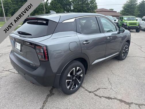 Gun Metallic 2025 Nissan Kicks SV
