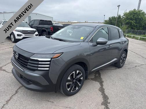 Gun Metallic 2025 Nissan Kicks SV