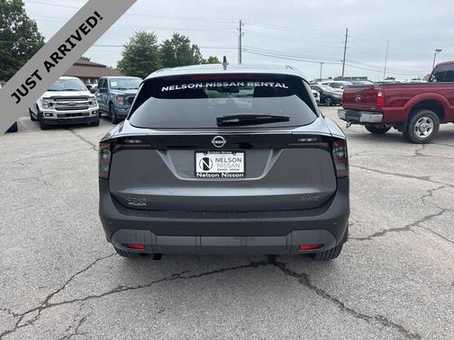 Gun Metallic 2025 Nissan Kicks SV