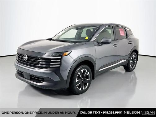 Gun Metallic 2025 Nissan Kicks SV
