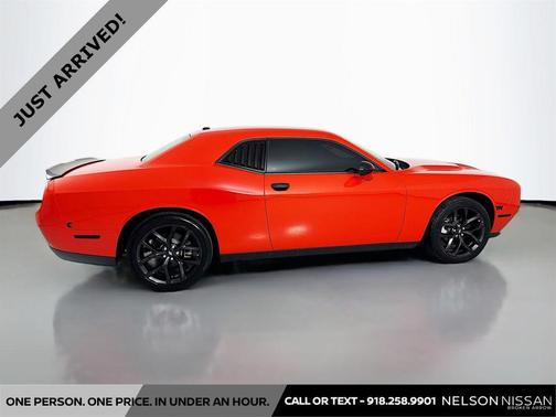 Go Mango 2023 Dodge Challenger SXT