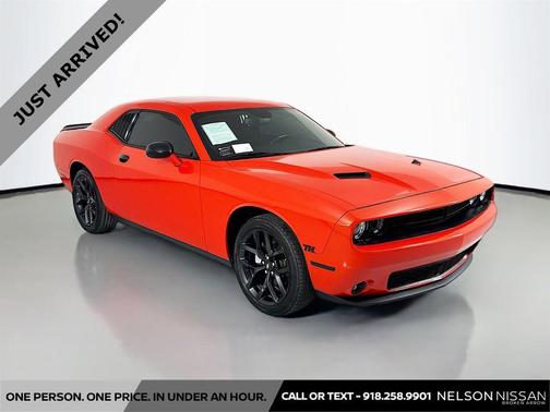 Go Mango 2023 Dodge Challenger SXT