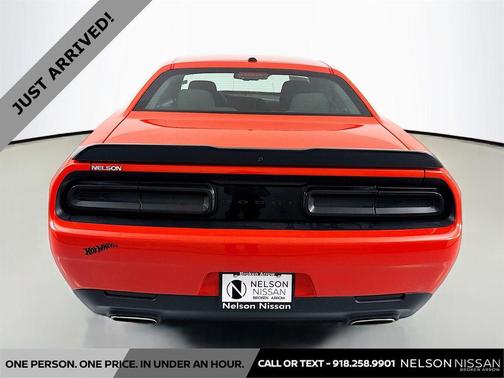 Go Mango 2023 Dodge Challenger SXT