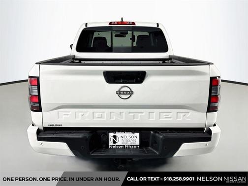 Glacier White 2025 Nissan Frontier SV