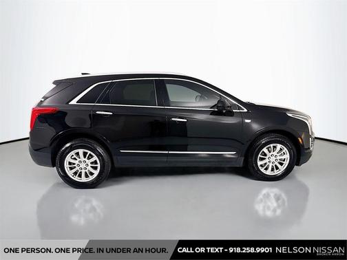 Stellar Black Metallic 2017 Cadillac XT5 Base