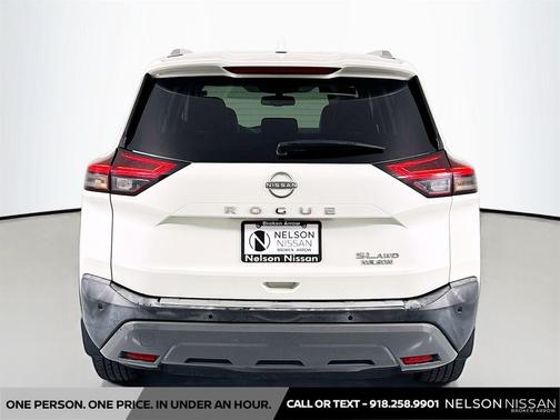 Pearl White Tricoat 2022 Nissan Rogue SL