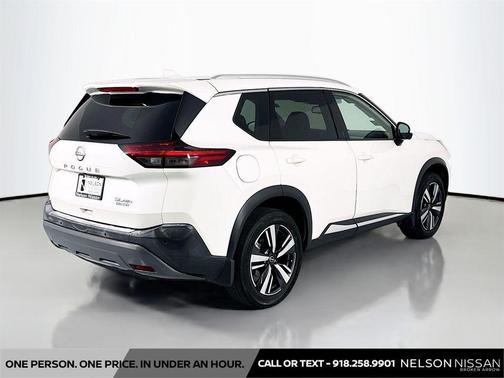 Pearl White Tricoat 2022 Nissan Rogue SL