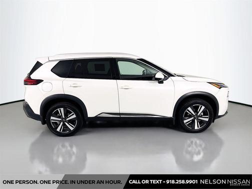 Pearl White Tricoat 2022 Nissan Rogue SL