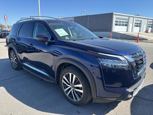 2022 Nissan Pathfinder Platinum 4WD