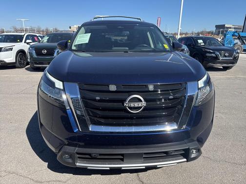 2022 Nissan Pathfinder Platinum 4WD