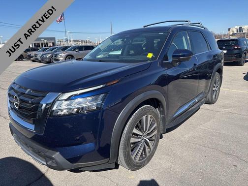 2022 Nissan Pathfinder Platinum 4WD