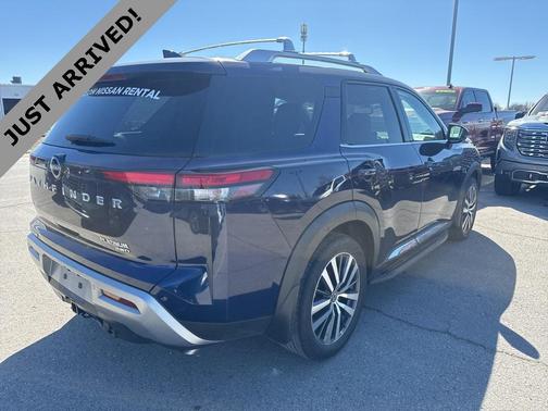 2022 Nissan Pathfinder Platinum 4WD