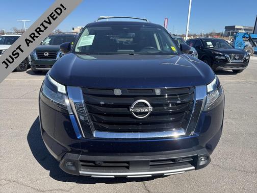 2022 Nissan Pathfinder Platinum 4WD