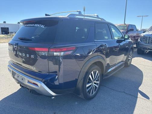 2022 Nissan Pathfinder Platinum 4WD
