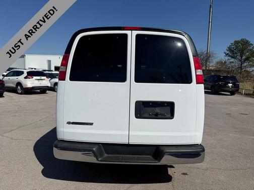 2017 Chevrolet Express 3500 LT