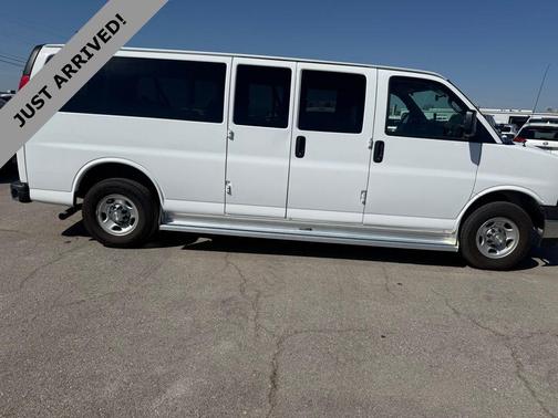 2017 Chevrolet Express 3500 LT
