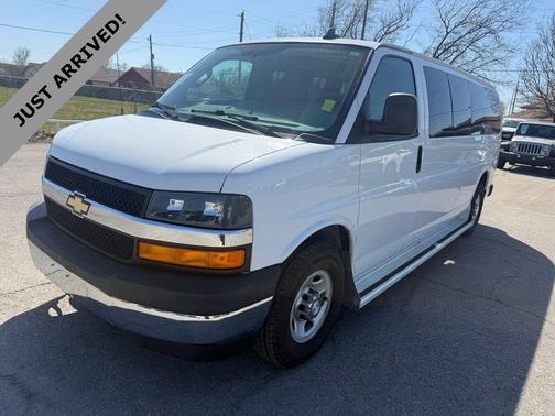 2017 Chevrolet Express 3500 LT