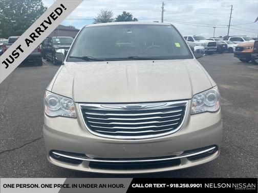 2015 Chrysler Town & Country Limited Platinum