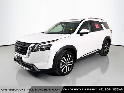 2025 Nissan Pathfinder Platinum 4WD