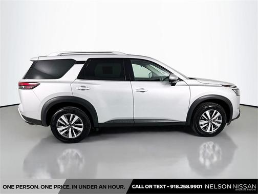 2025 Nissan Pathfinder SL FWD