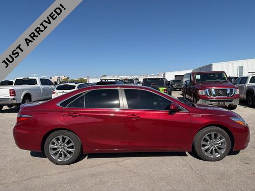2016 Toyota Camry Hybrid XLE