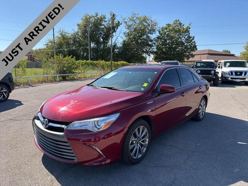 2016 Toyota Camry Hybrid XLE