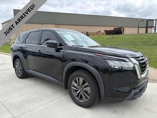 Super Black 2022 Nissan Pathfinder S 2WD