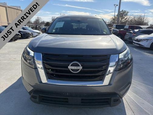 2025 Nissan Pathfinder SV FWD