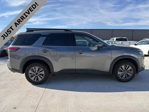 2025 Nissan Pathfinder SV FWD