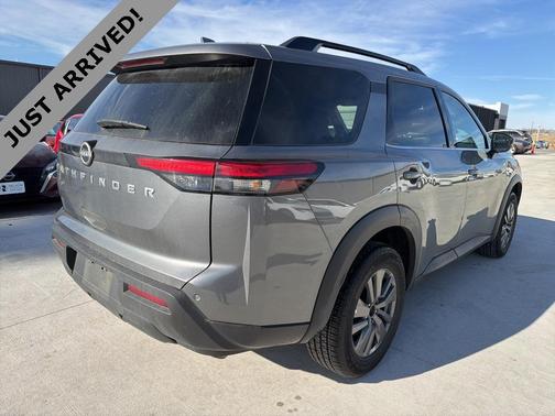 2025 Nissan Pathfinder SV FWD