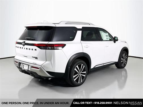 2025 Nissan Pathfinder Platinum 4WD