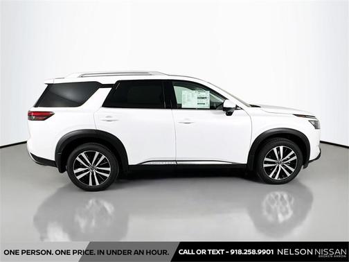 2025 Nissan Pathfinder Platinum 4WD