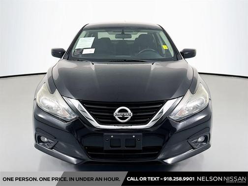 Super Black 2017 Nissan Altima 2.5 SR