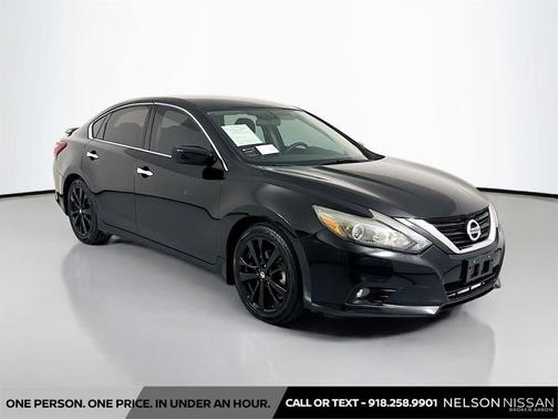 Super Black 2017 Nissan Altima 2.5 SR