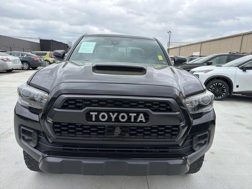 Midnight Black Metallic 2018 Toyota Tacoma TRD Pro