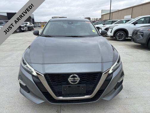 2022 Nissan Altima SR VC-Turbo FWD