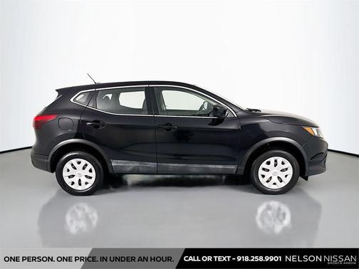 Magnetic Black Pearl 2019 Nissan Rogue Sport S