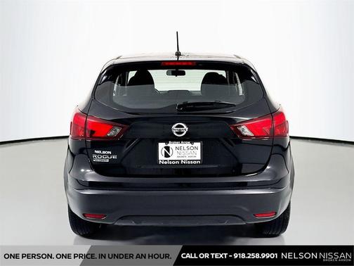 Magnetic Black Pearl 2019 Nissan Rogue Sport S