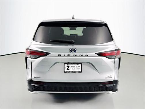 2022 Toyota Sienna XSE 7 Passenger