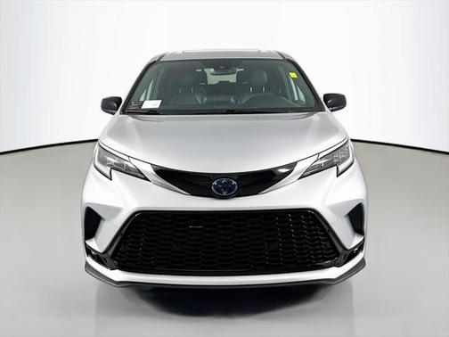 2022 Toyota Sienna XSE 7 Passenger