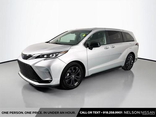 2022 Toyota Sienna XSE 7 Passenger