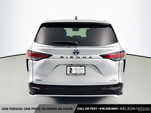 2022 Toyota Sienna XSE 7 Passenger