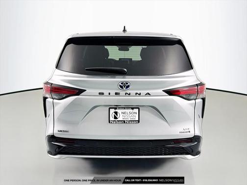 2022 Toyota Sienna XSE 7 Passenger