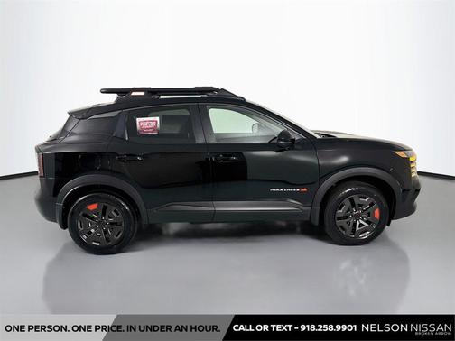 Super Black 2027 Nissan Kicks SV
