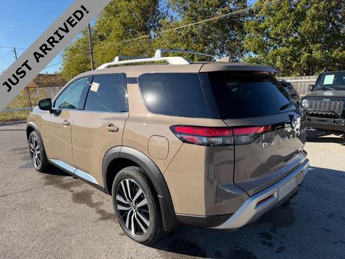 2024 Nissan Pathfinder Platinum 4WD