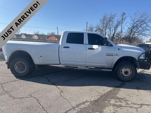 2017 RAM 3500 Tradesman Crew Cab 4x4 8' Box