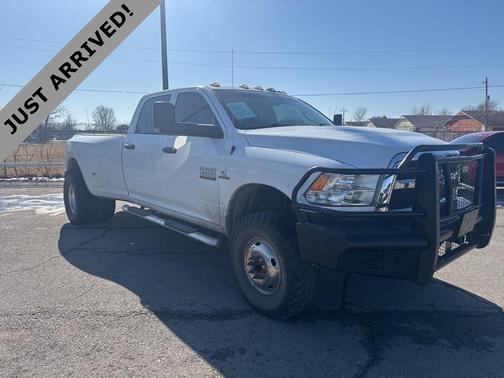 2017 RAM 3500 Tradesman Crew Cab 4x4 8' Box